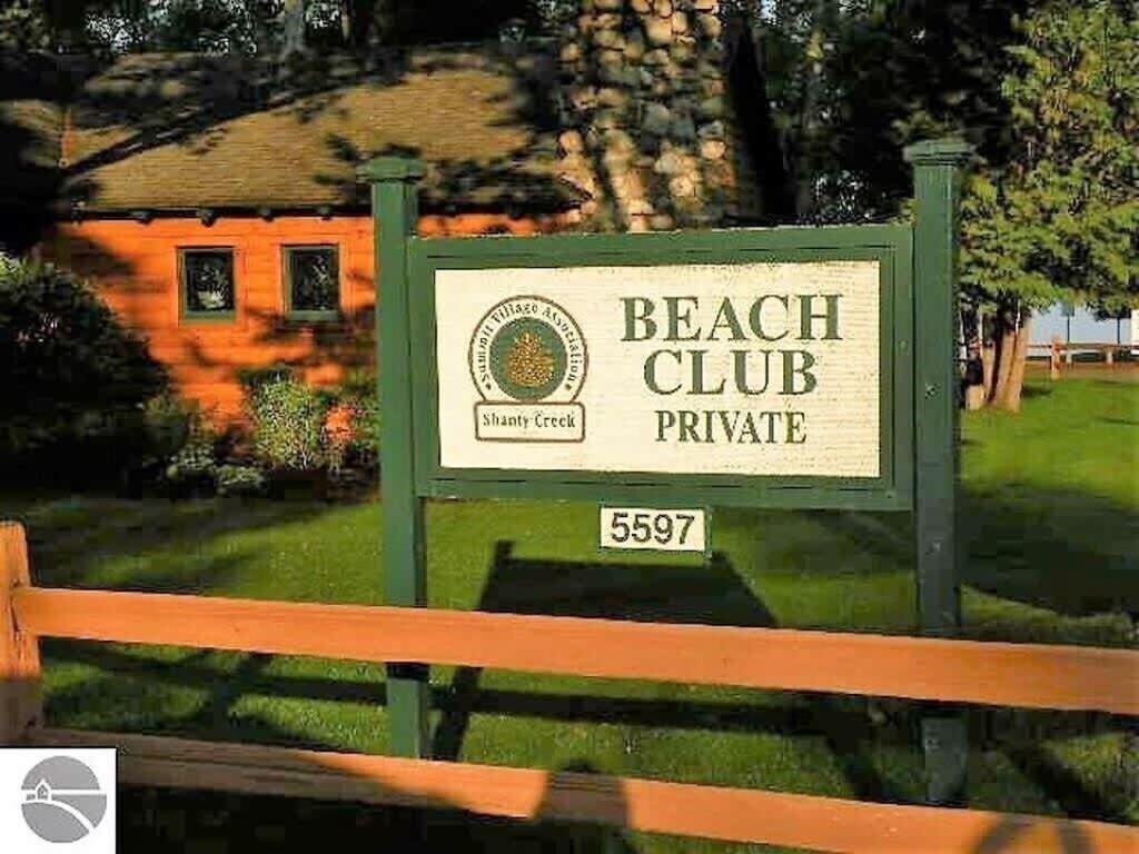 Shanty Creek, Condo, Golf ,Sleeps 4, Pets Welcome! Bellaire Exterior photo